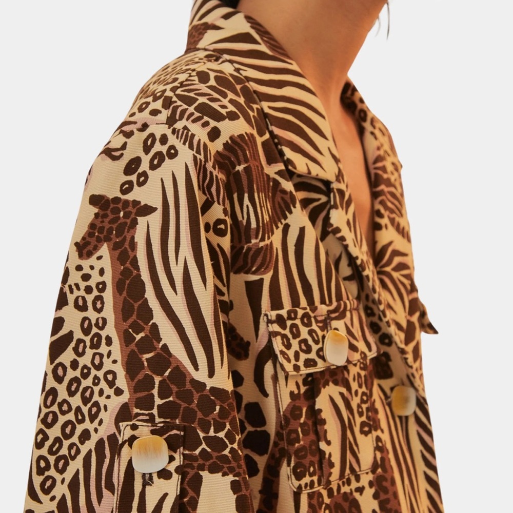 Farm Rio Sand Button up - Picture 3 of 5